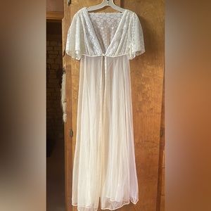 *VINTAGE* Lingerie - ‘Robe’